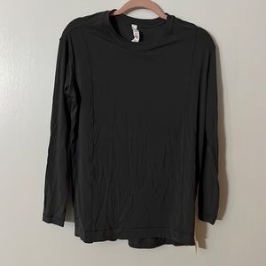 Nwt Lululemon modal pleated back long sleeve size 4 shirt